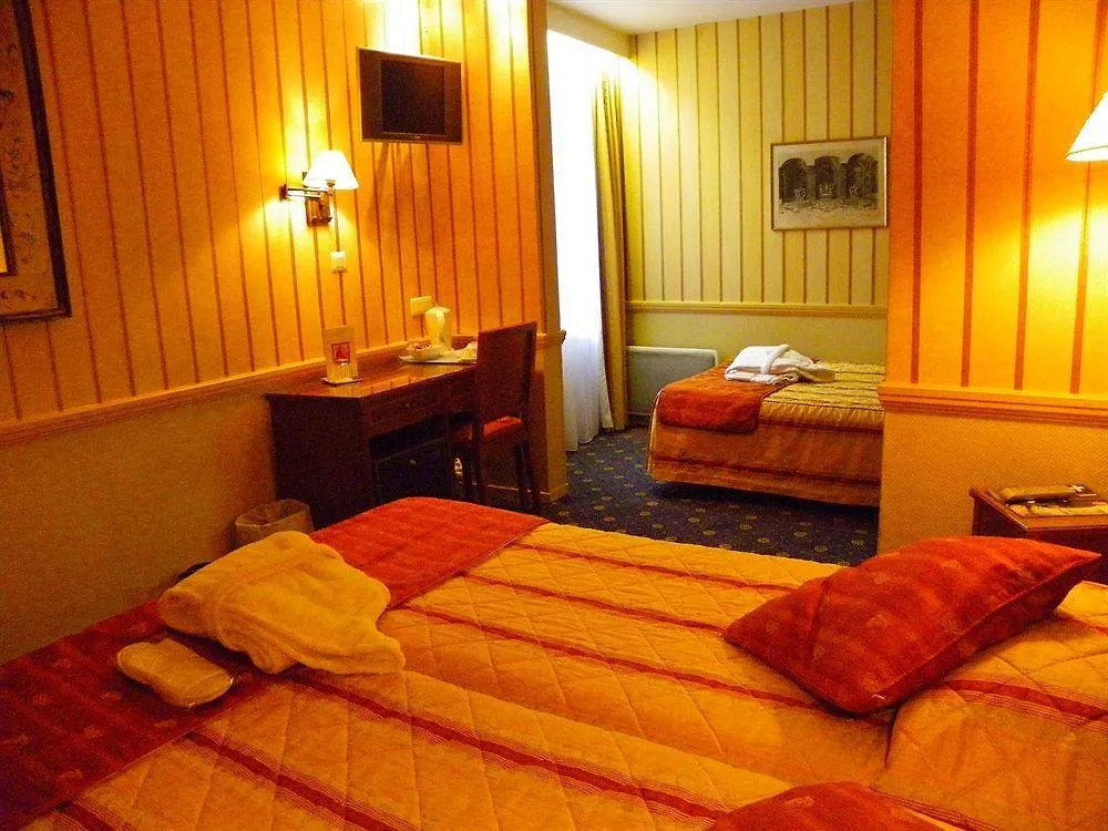 Hotel Poussin Paris