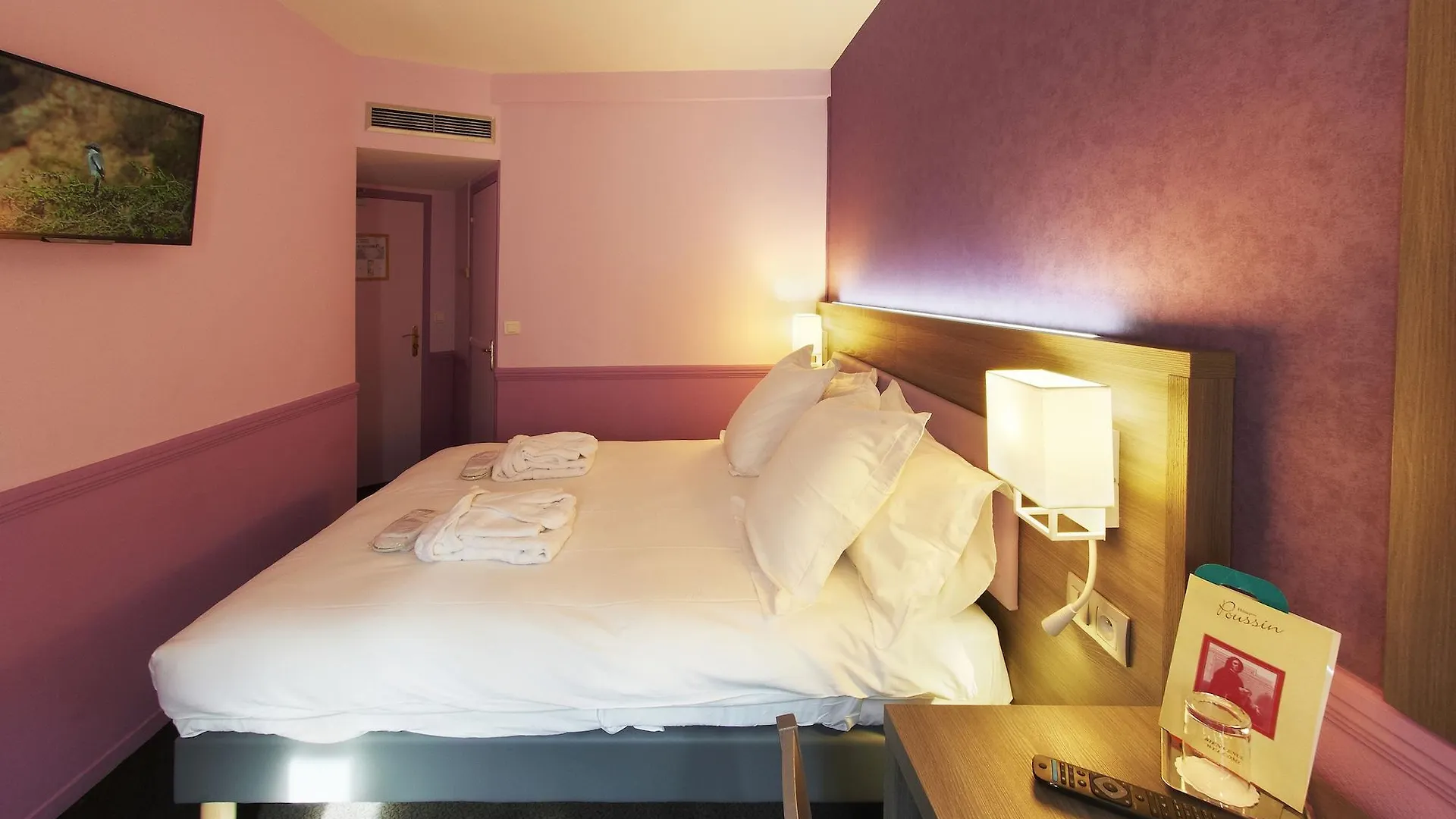 Hotel Poussin Paris