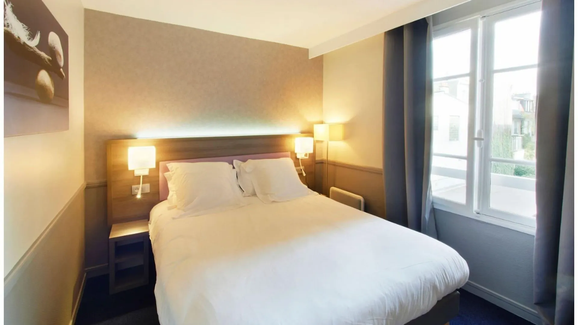 Hotel Poussin Paris