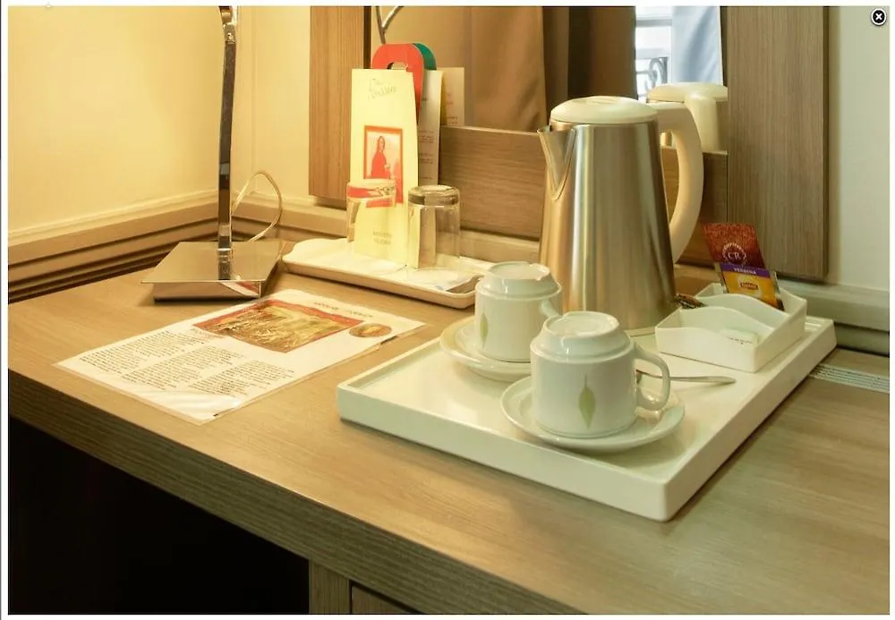 Hotel Poussin Paris