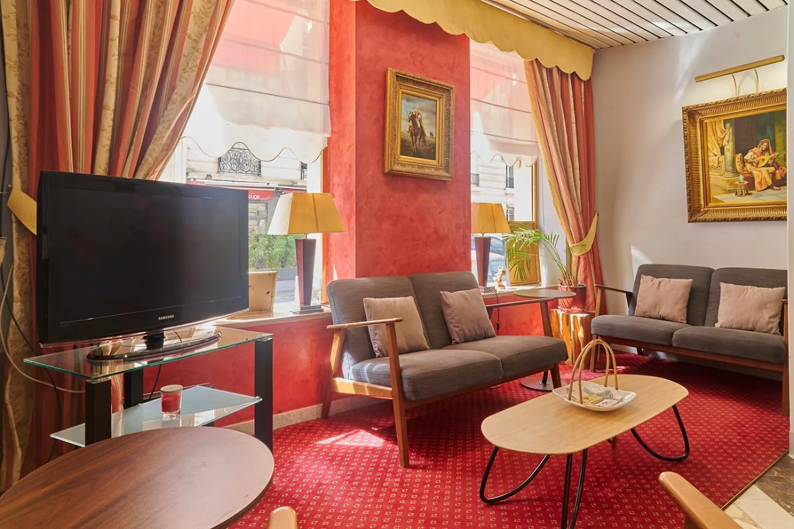 Hotel Poussin Paris