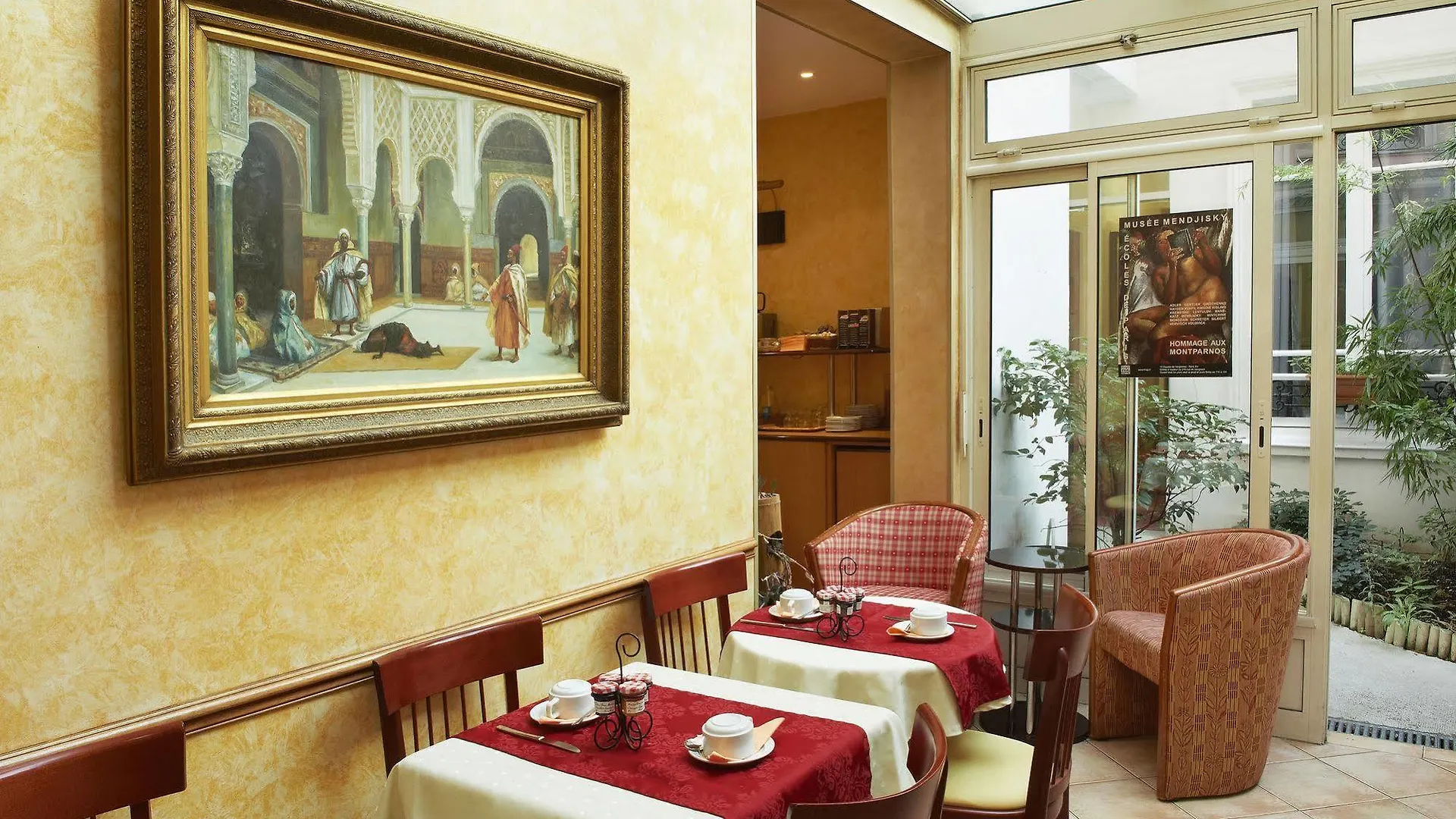 Hotel Poussin Paris