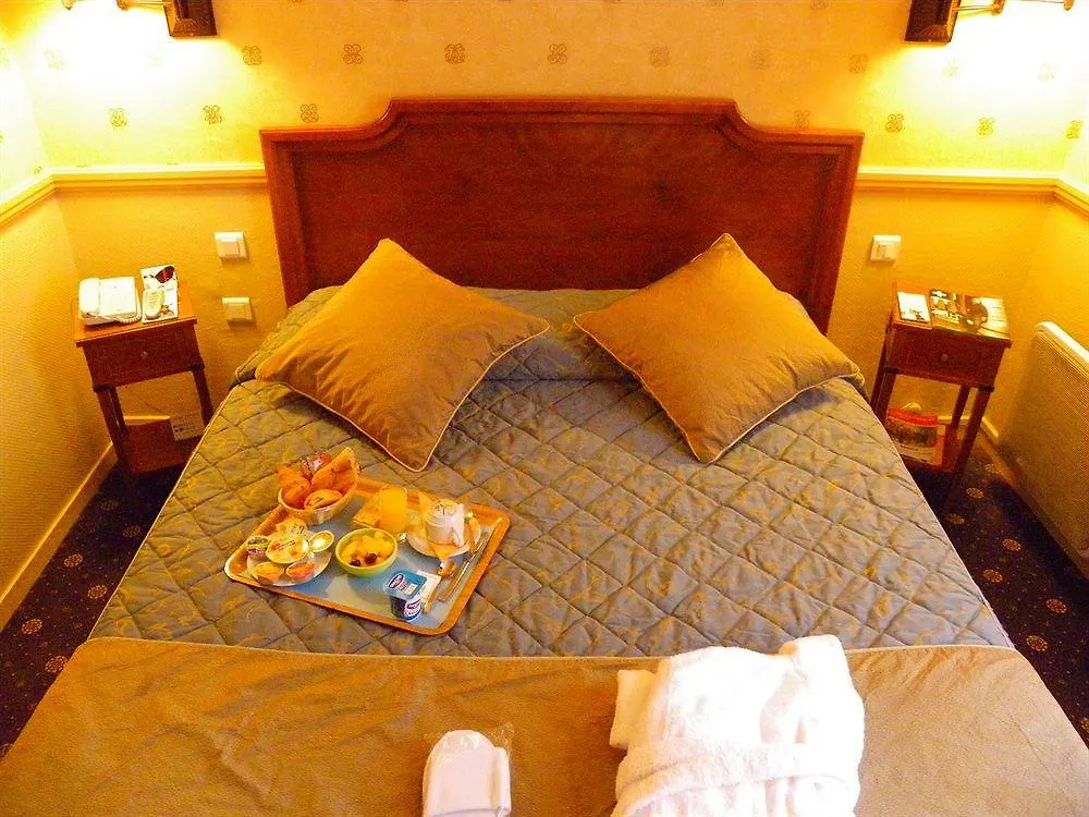 ***  Hotel Poussin Paryż Francja