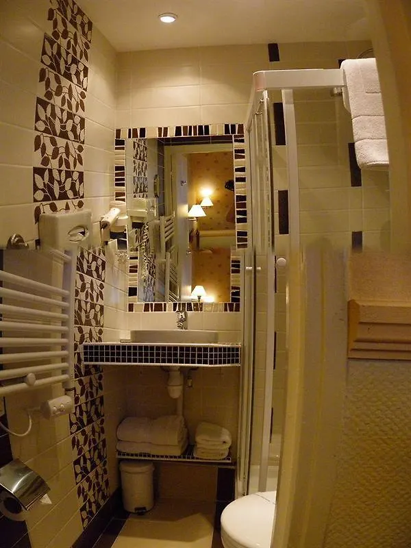 Hotel Poussin Paryż Francja