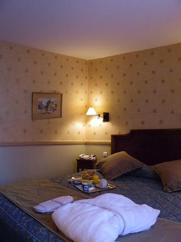 Hotel Poussin Paryż
