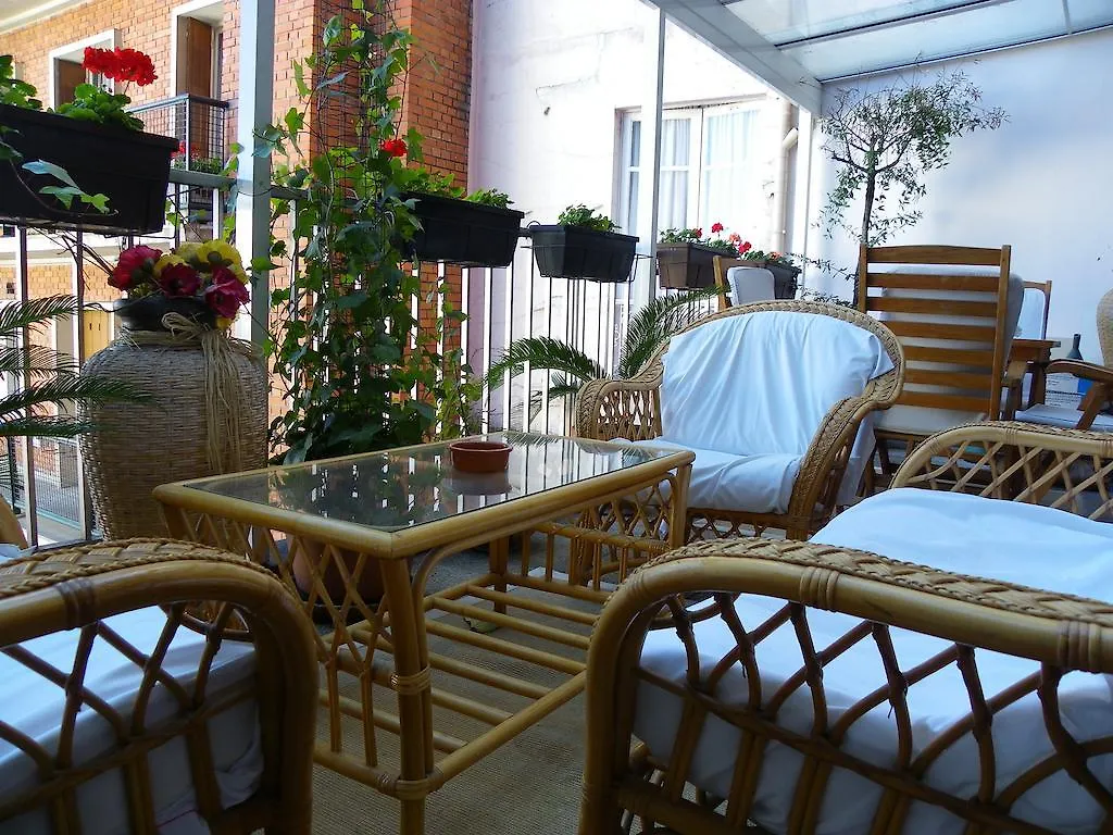 Hotel Poussin Paryż 3*,